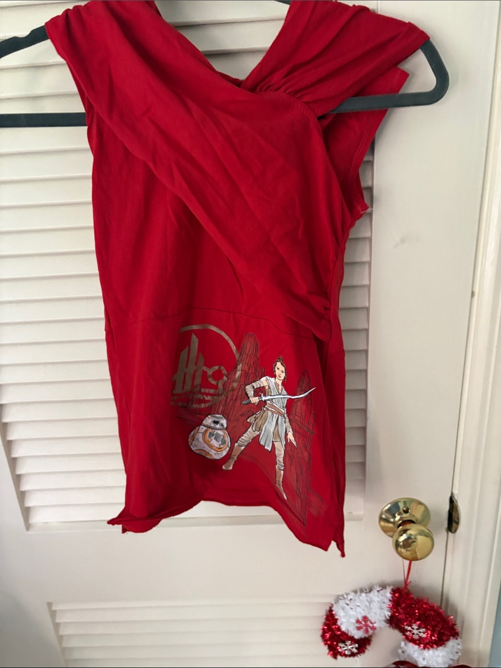 Disney Red Star Wars Rey & BB-8 Short Sleeve Tee